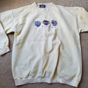 Vintage Newport, Rhode Island Shell Detail XL Yellow Sweatshirt